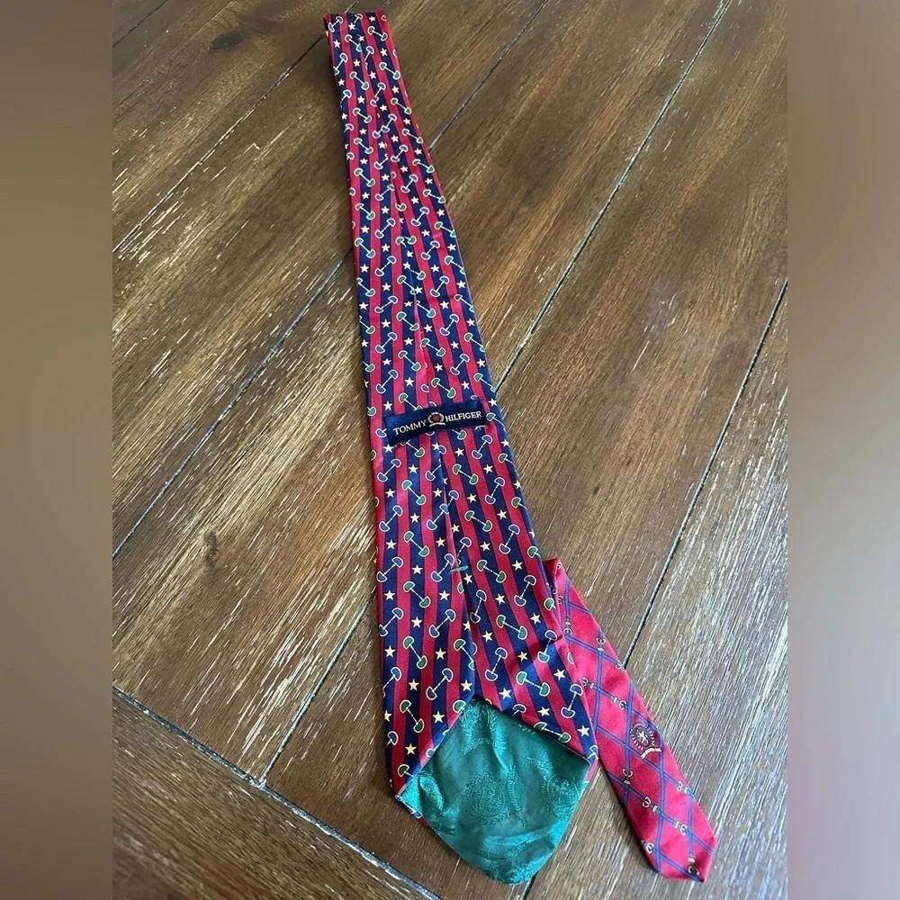 Tommy Hilfiger horse bit tie